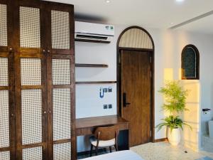 Lotus Home Cafe