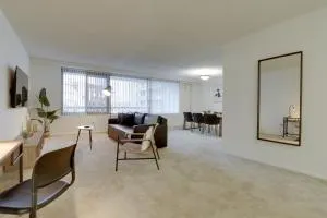 Luxury Living at Crystal City's Condo - Addison Heights