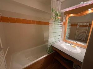 Appartements Appartement tout confort - Chamrousse - pied des pistes : photos des chambres