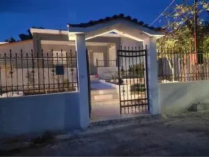 Σπίτι στα Βασιλικά Σαλαμίνας - Áyios Yeóryios