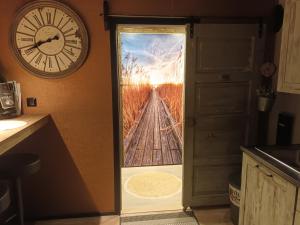 Loft by the lake asunto omakotitalon alakerrassa