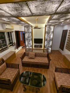 Grand Villa Houseboat