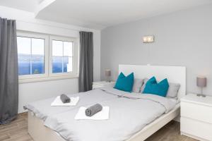 Villa Lea with a beautiful view and swimming pool