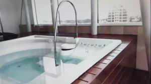 Excelente Vista al Golf y al Mar