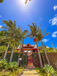 Casa na praia com piscina, prox ao Beto Carreiro