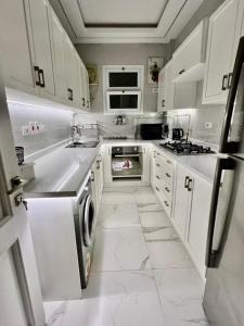 Royal LUXURY Villa with Private Heated Pool Sheikh Zayed City Cairo اجمد ڤيلا بجد في الشيخ زايد حمام سباحة خاص ساخن درجة حراره 40