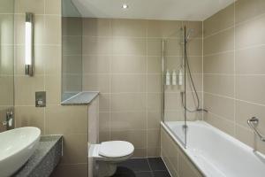 Junior Suite, 1 King, Sofa bed  room in Courtyard by Marriott London Gatwick Airport