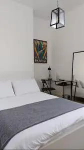 Stylish Double Room in City Centre - Shared Bathroom - Parking - Walton le Dale