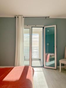 South Shore 2 - HOST & CHILL