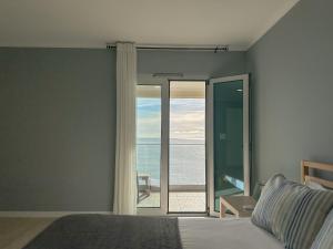 South Shore 1 - HOST & CHILL