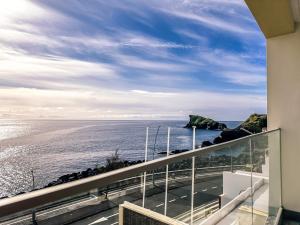 South Shore 1 - HOST & CHILL