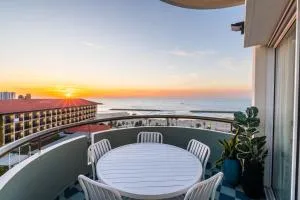 Sunsets Paradise 2BR with Parking by Beachfront Stay - 荷兹利亚B