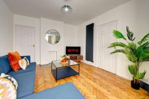 Quiet 2 Bedroom Contractor House 20 Percent off Long Stay Near NEC