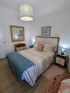 CoralBlu, stylish beachside flat - Fast Wi-Fi