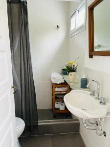 Monoambiente en barrio La Perla con jardín a pocas cuadras de la playa