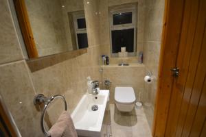 160 Westminster Way,Fab studio room