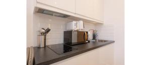 In Style Studio Apartment Close to Everything