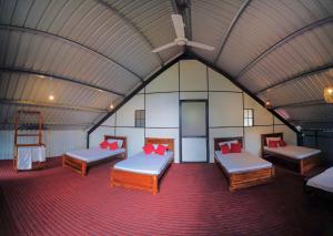 SHADOW MASK BUNGALOW
