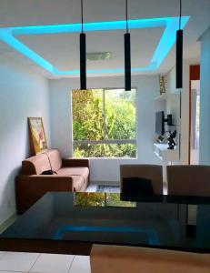 Apê 203 - Encantador em condomínio com piscina