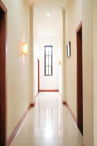 Urbanview Hotel Ratu Elok Syariah Banjarbaru by RedDoorz