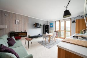 Old Town Colourful Apartment by BookingHost