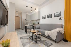 Ideal Apartment for Remote Work with Furnished Balcony and Parking by Renters