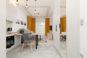 Ideal Apartment for Remote Work with Furnished Balcony and Parking by Renters