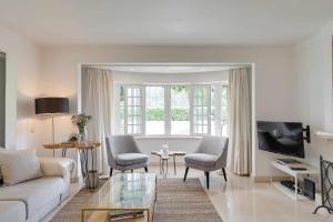 Unique beach Villa with ocean view pool tennis