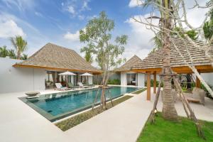 Spacious Mansion 4BR Villa Anchan V20 with 15m Private Pool in Gated Residence