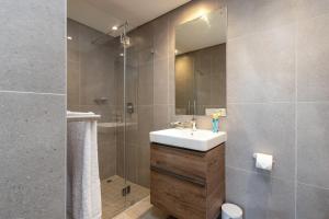 1909 Oceans Apartment - by Stay in Umhlanga