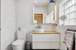 Spacious home near Glenelg