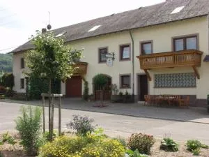 Weingut-Ferienwohnungen Lorenz - Hentern