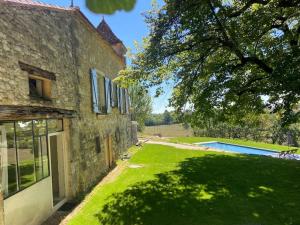 Villas Magnifique maison ancienne avec piscine et vue : photos des chambres
