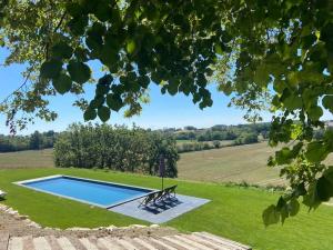Villas Magnifique maison ancienne avec piscine et vue : photos des chambres