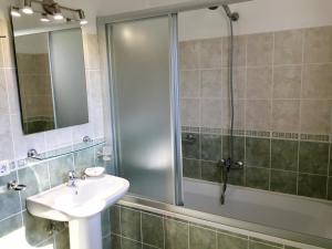 Villa Petrino - central flat location within Kassiopi. Sleeps 8