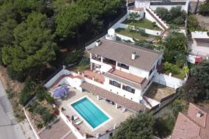 Villa Alella, 5 bedrooms & pool