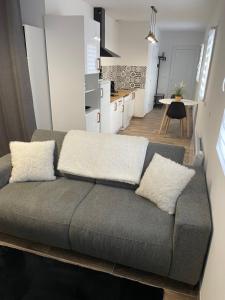 Appartements Studio bien situe & tout equipe dans une maison : photos des chambres