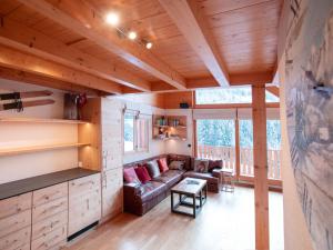 Chalet Chalet Les Pars by Interhome