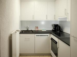 Apartment Pasadena-4 by Interhome