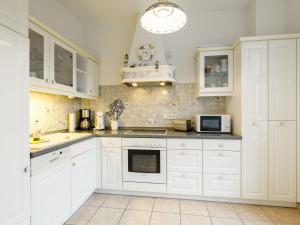 Apartment Hortensie by Interhome