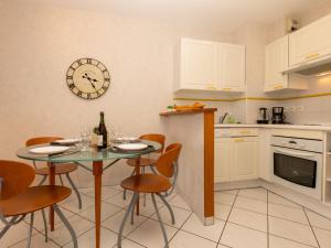 Apartment Résidence des Tennis-3 by Interhome