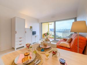 Studio Les Terrasses Port Maria-2 by Interhome