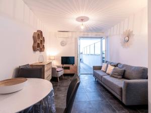Apartment La Boétie A by Interhome
