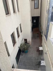 New Era Hotel Old Town - parking with fee nearby - NOT at the hotel !