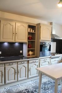 Villas Gite 12 pers a 15kms de la plage : photos des chambres