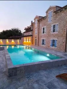 Deluxe Nature Resort Galovi Dvori - Otok Rab