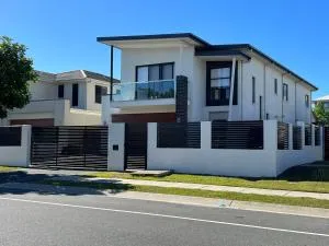 Home away From Home & Resort Facility - Birkdale