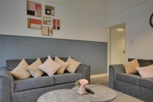 Beautiful Stylish 2BD Flat - Free Parking 30 Percent Off Long term bookings