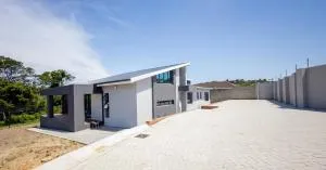 The Twin Villas Guest House - Beacon Bay