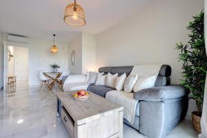 La Cala gorgeous 2 bedroom apartment with stunning gardens, pools and sea views